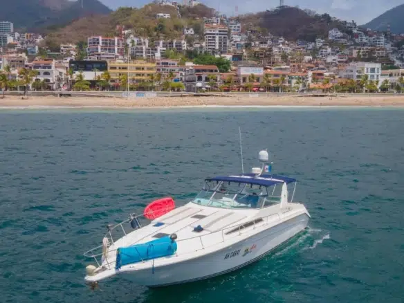 Renta de yates y barcos boats & yacht rental Puerto Vallarta - 004