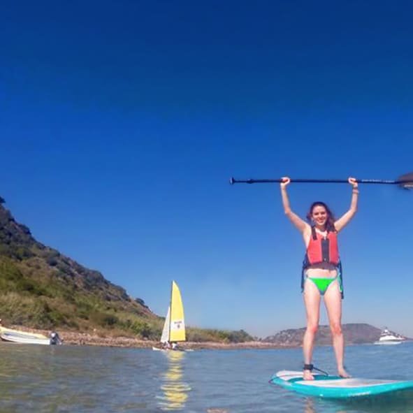 Lleva más allá tu experiencia de yates por Mazatlán con el Paddle Board