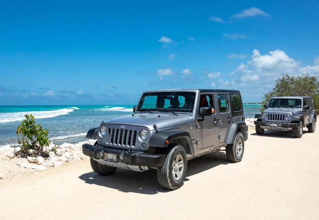Vive la aventura de un paseo en Jeep en Cozumel
