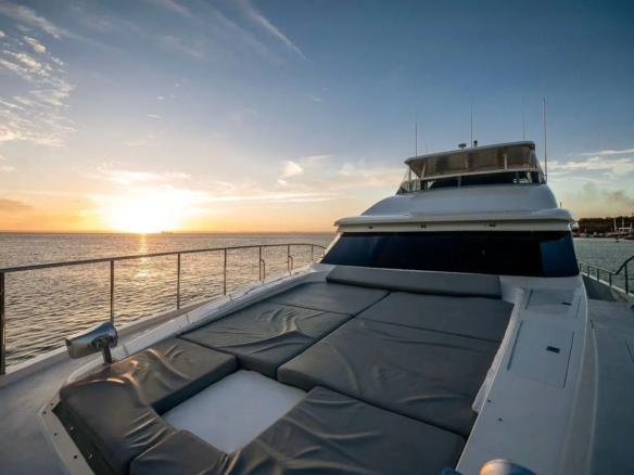 renta yate de lujo la paz 5