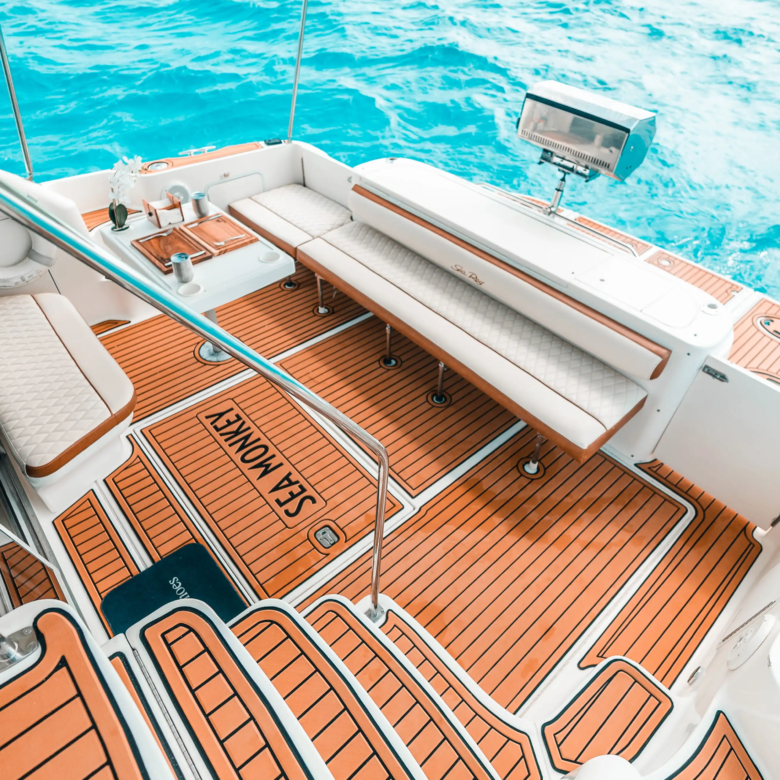 renta de yate en cancún precio 10