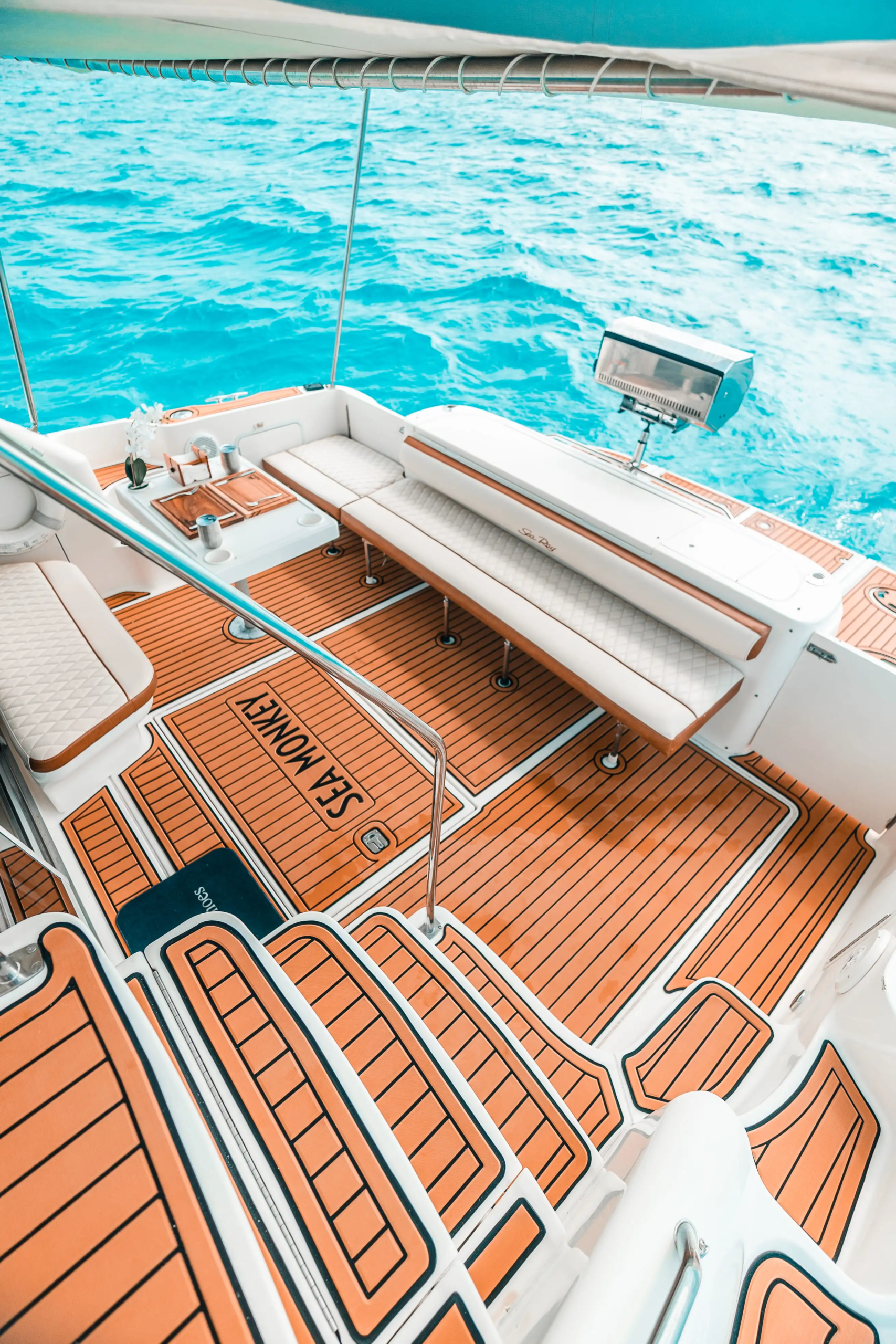 renta de yate en cancún precio 10