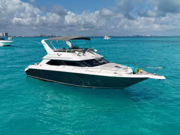 yacht club cancun 18