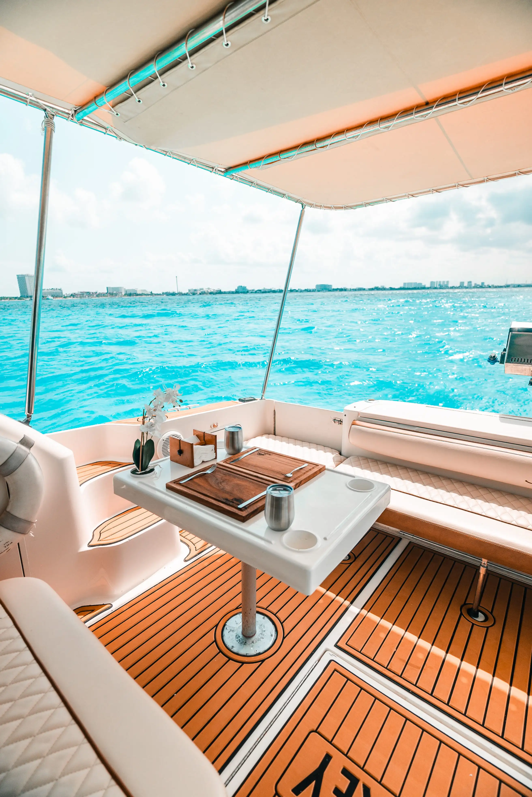 renta de yate en cancún precio 12