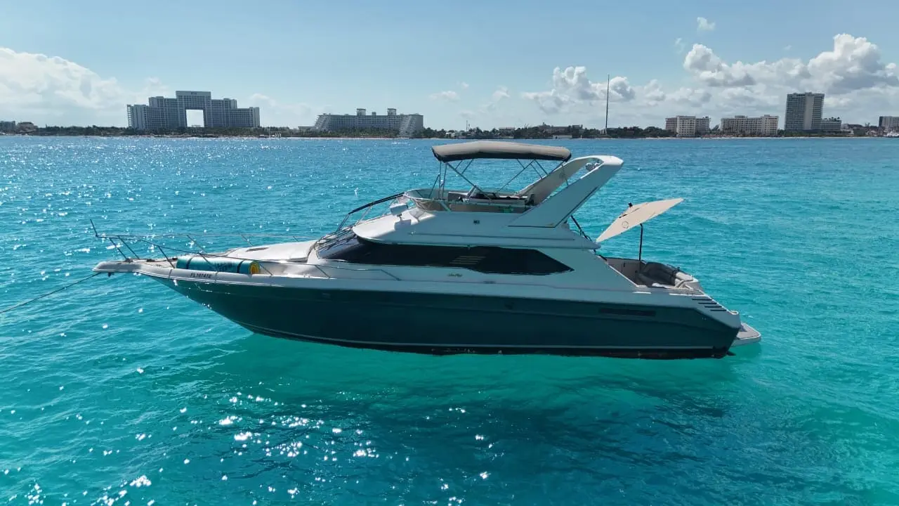yacht club cancun