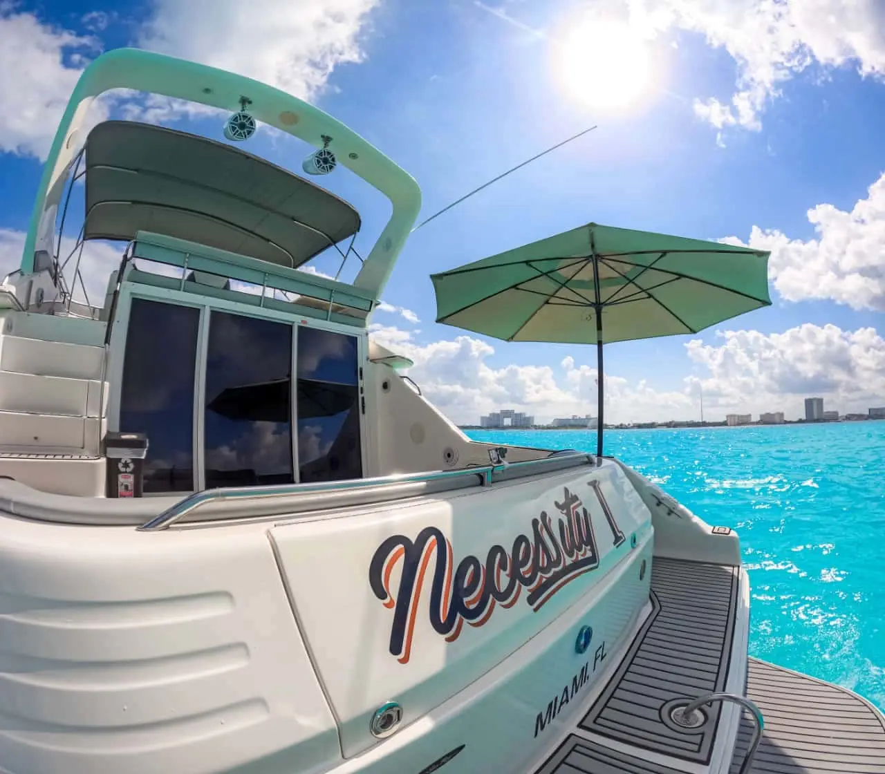 yacht club cancun 8