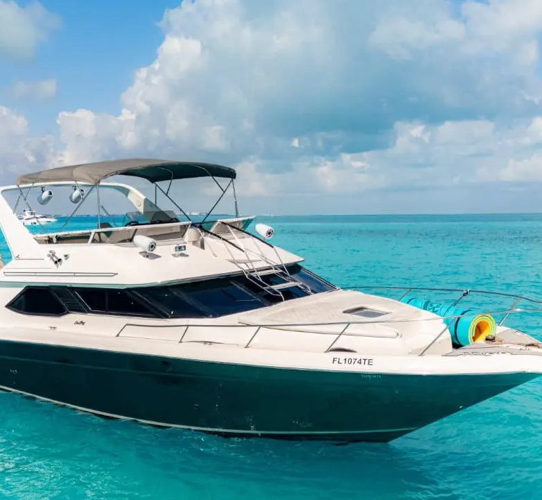 yacht club cancun 4