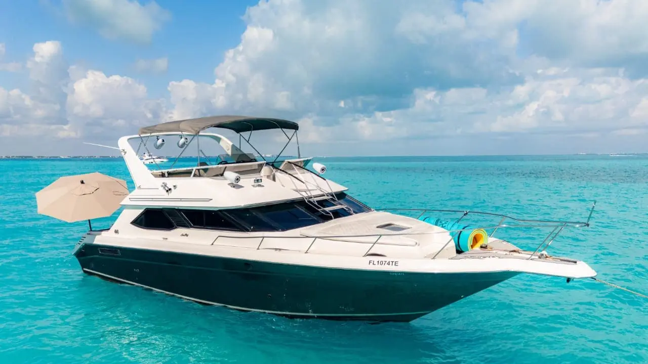 yacht club cancun 4