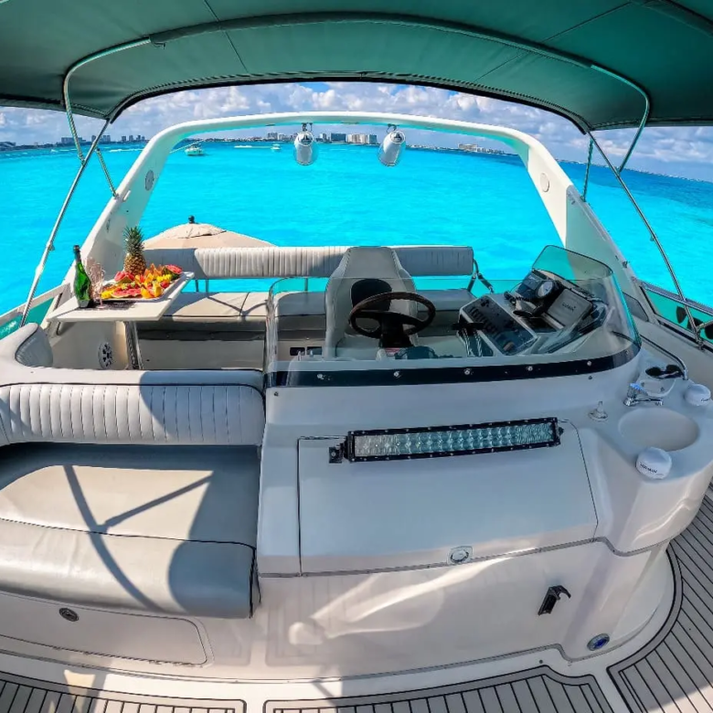yacht club cancun 5