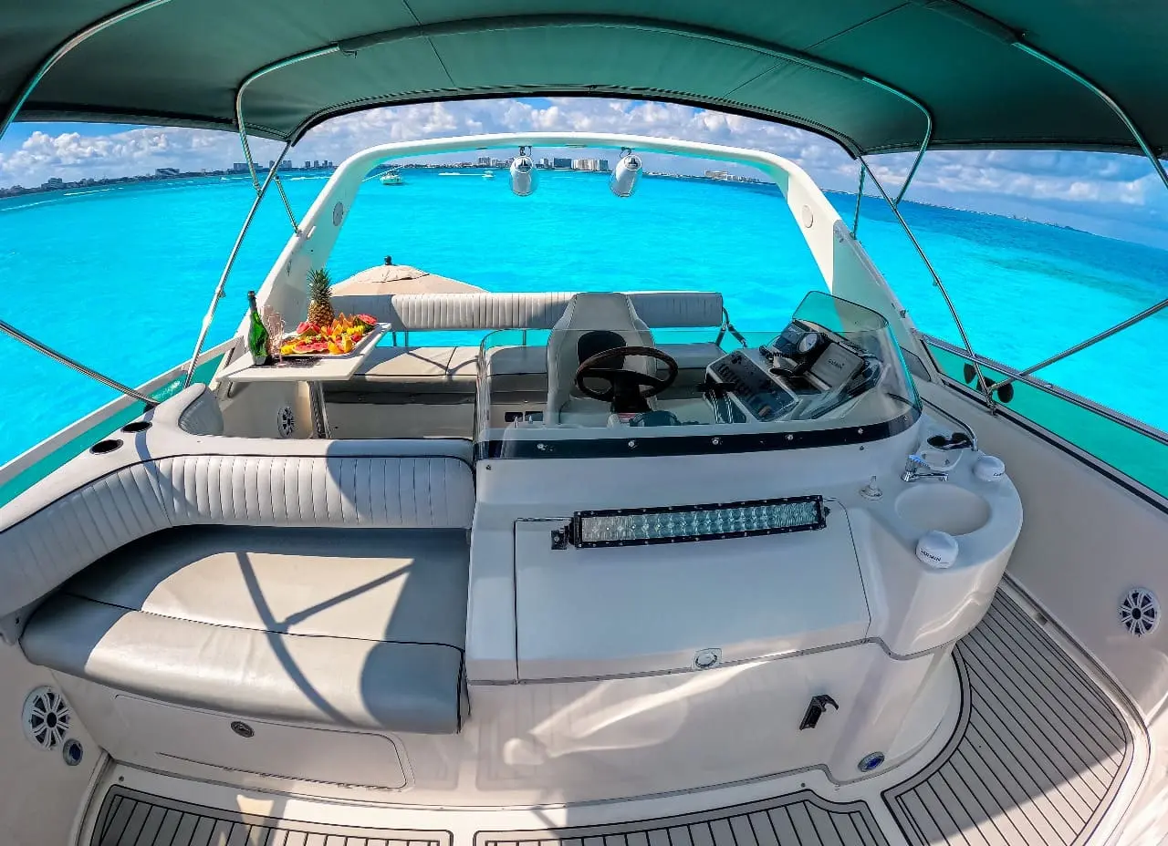 yacht club cancun 5