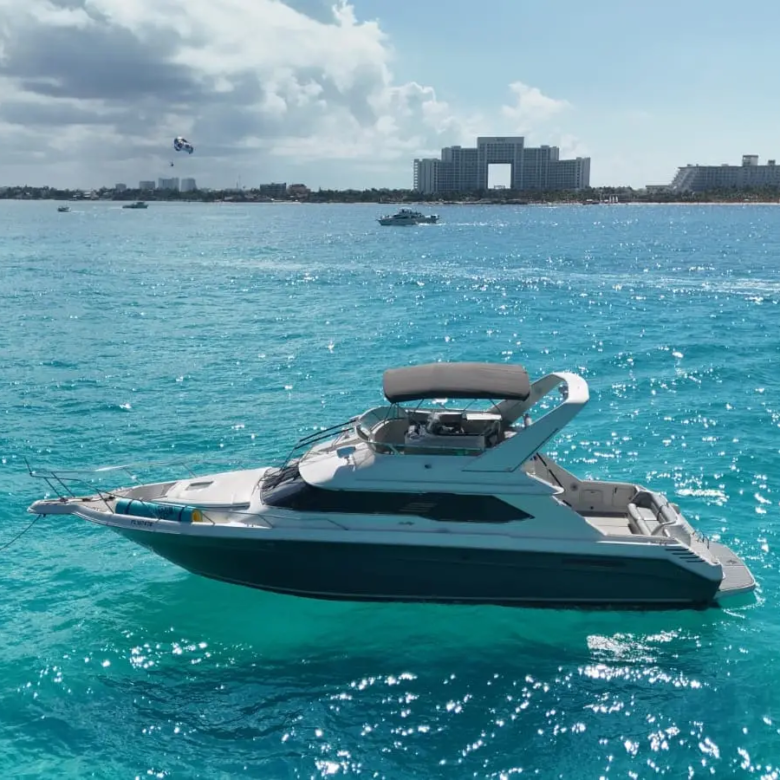 yacht club cancun 9