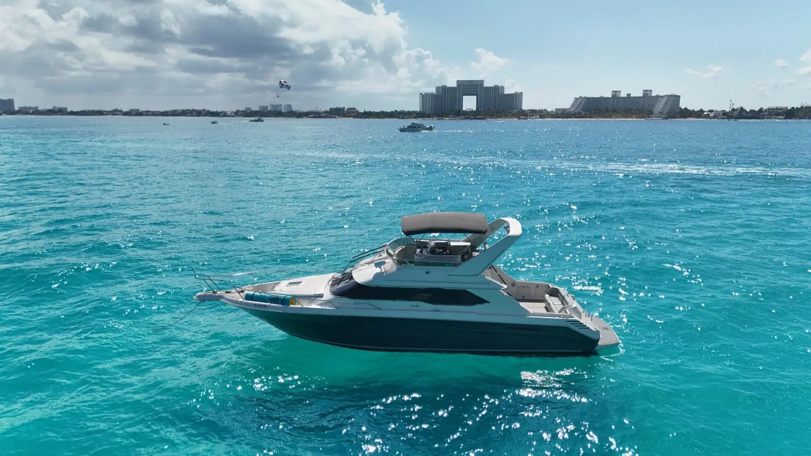 yacht club cancun 9