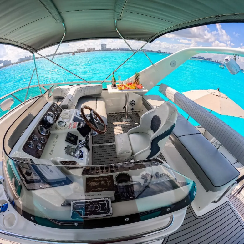 yacht club cancun 13