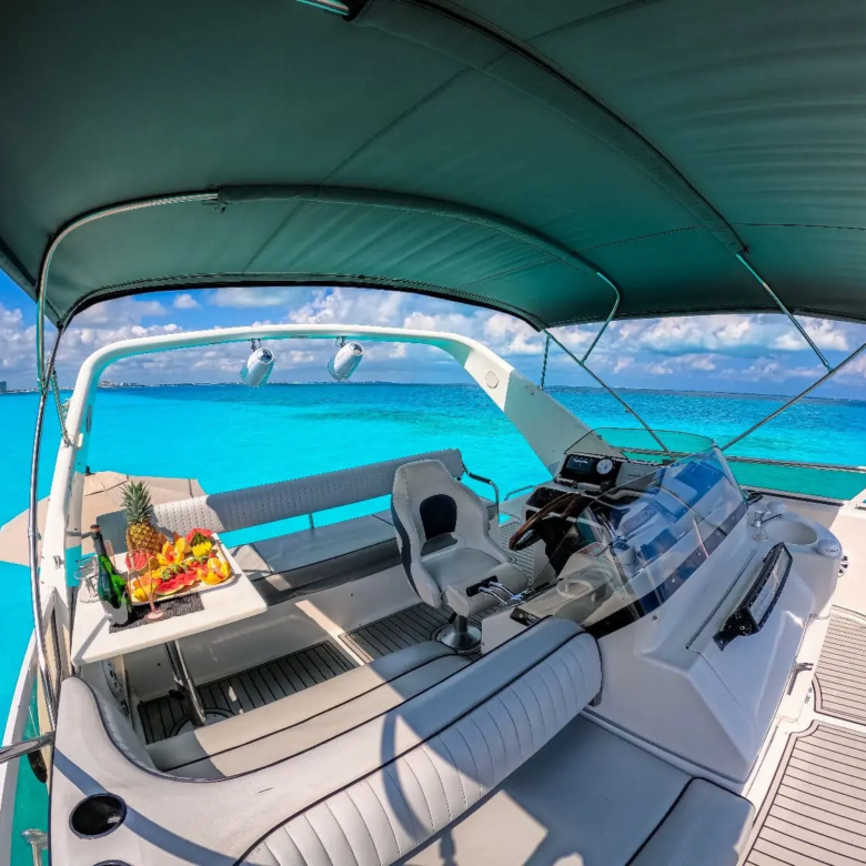 yacht club cancun 10