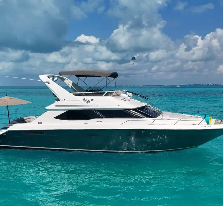 yacht club cancun 2