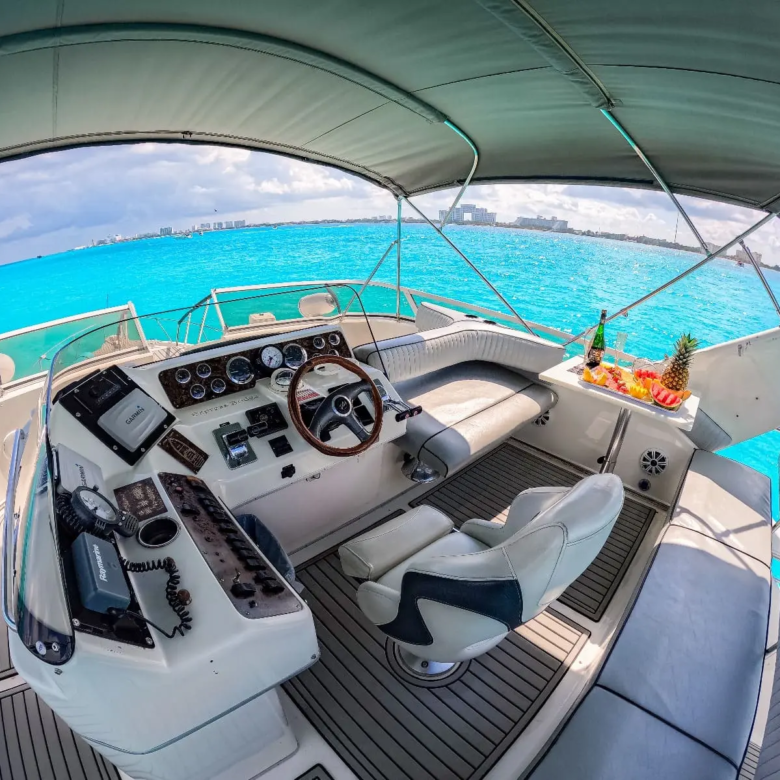 yacht club cancun 3