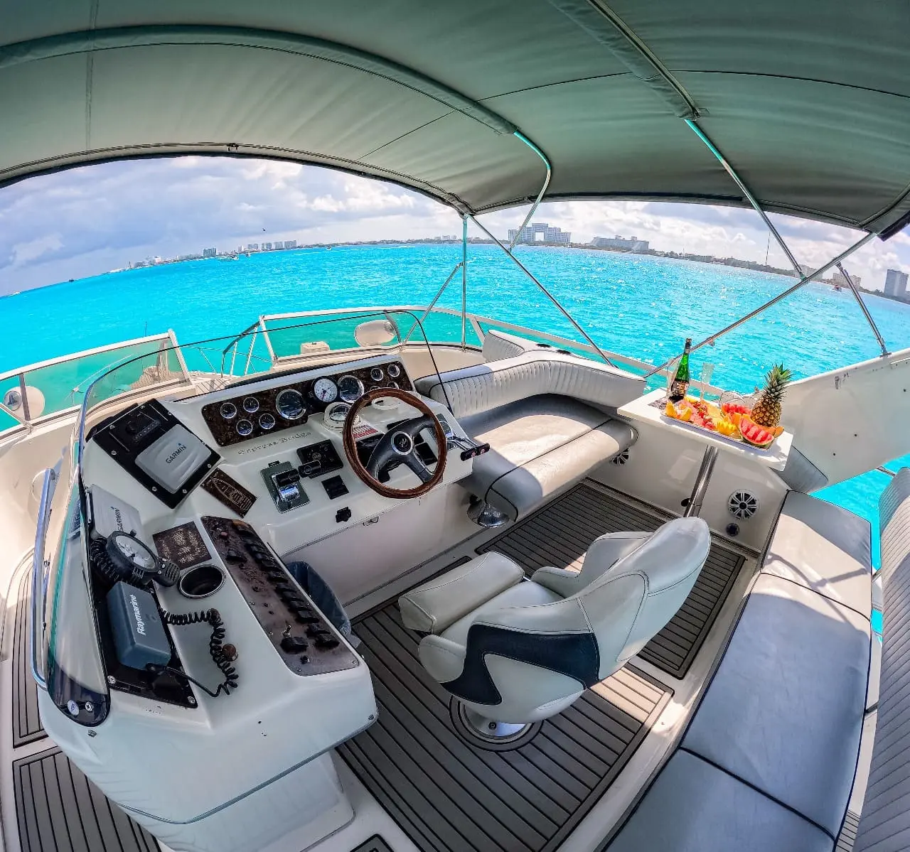 yacht club cancun 3