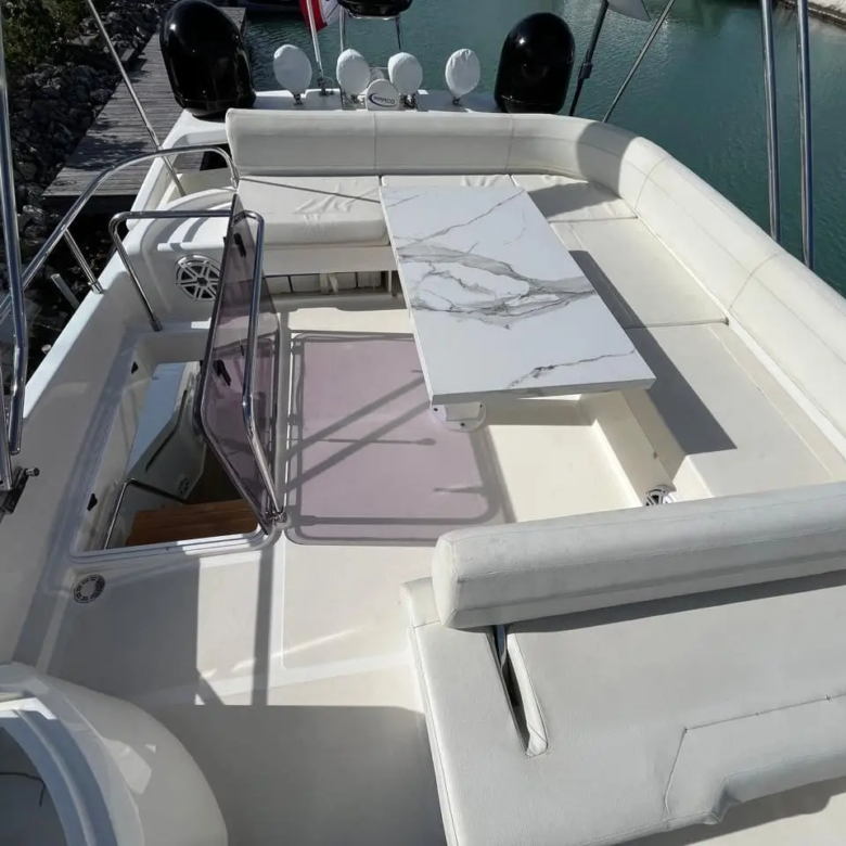 yachts in cancun for rent 8