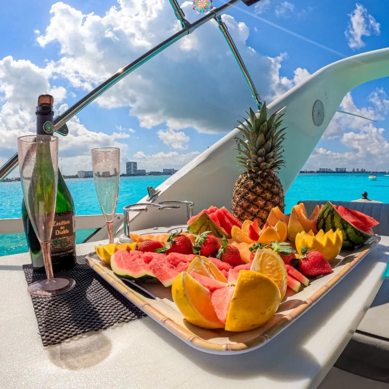 yacht club cancun 15
