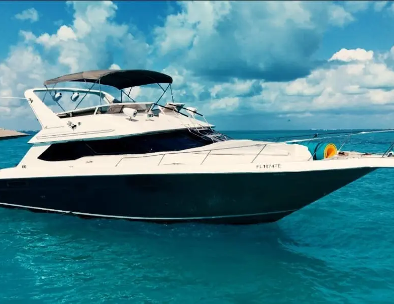 yacht club cancun 7