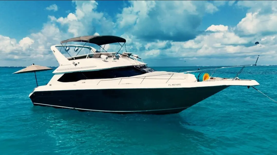 yacht club cancun 7