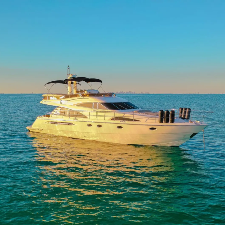 yacht cancun 4