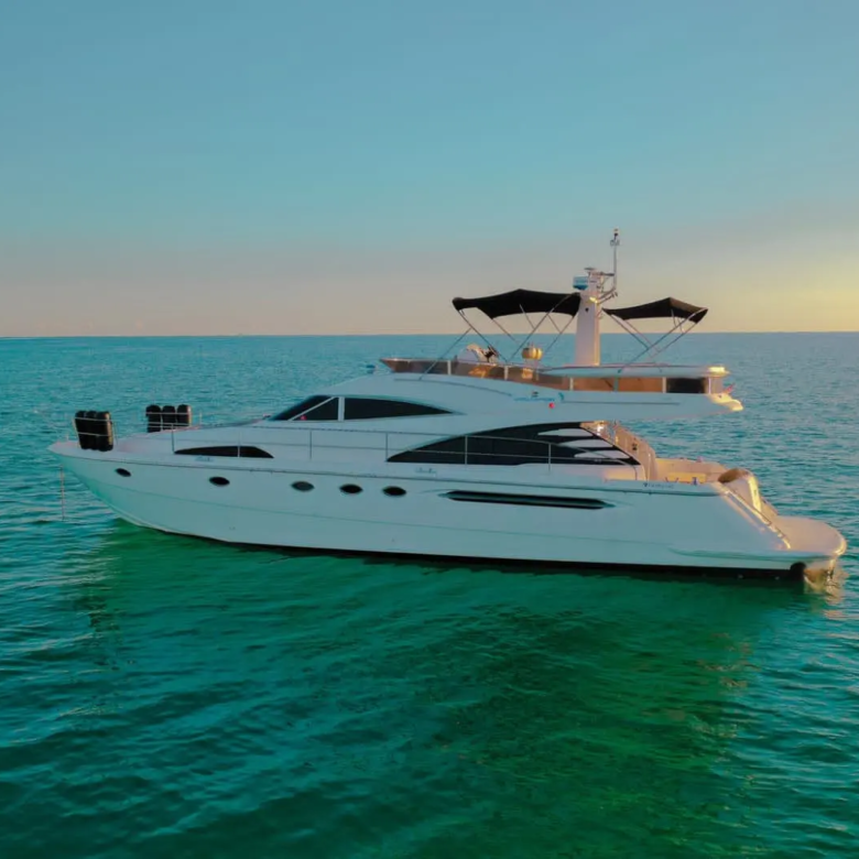 yacht cancun 5
