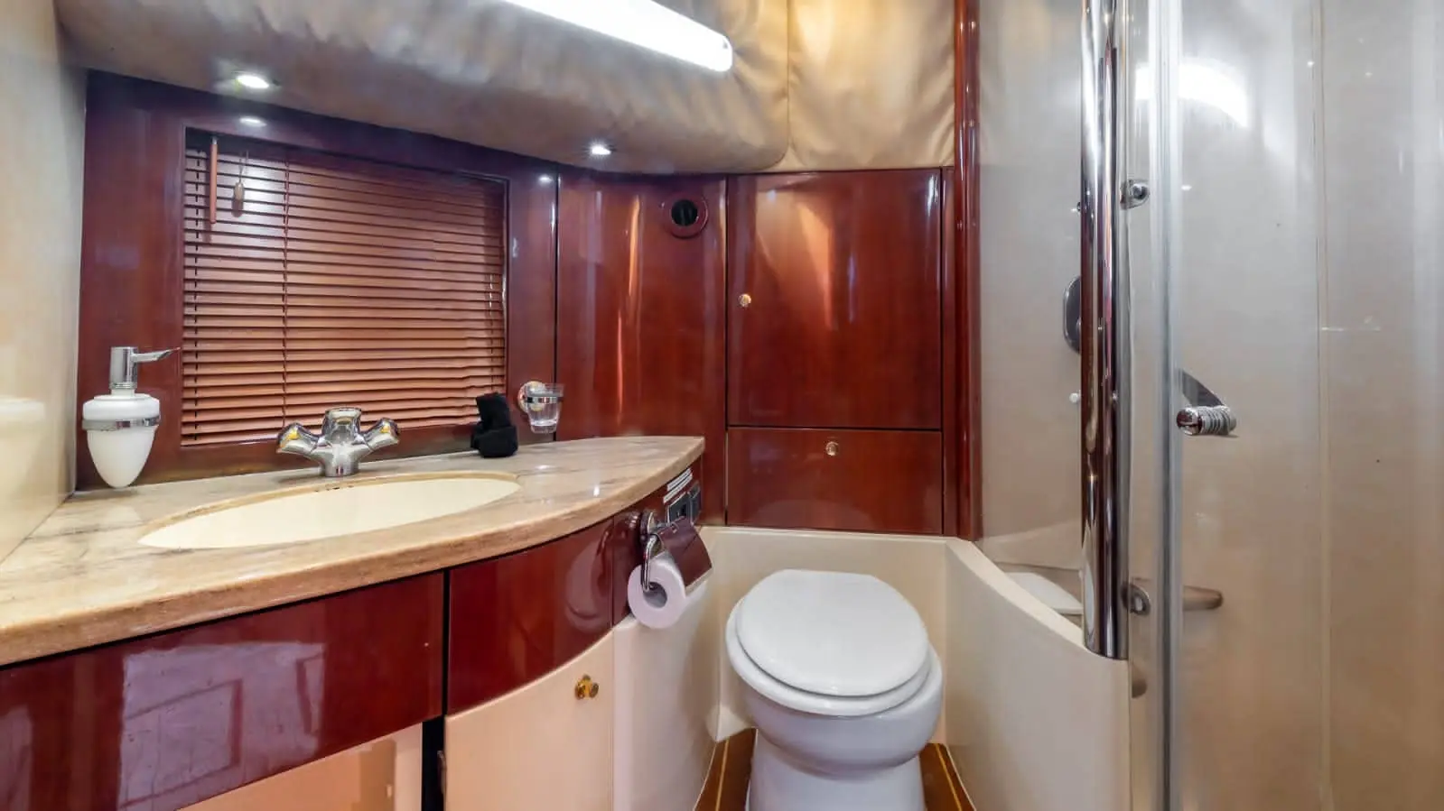 yacht cancun 11