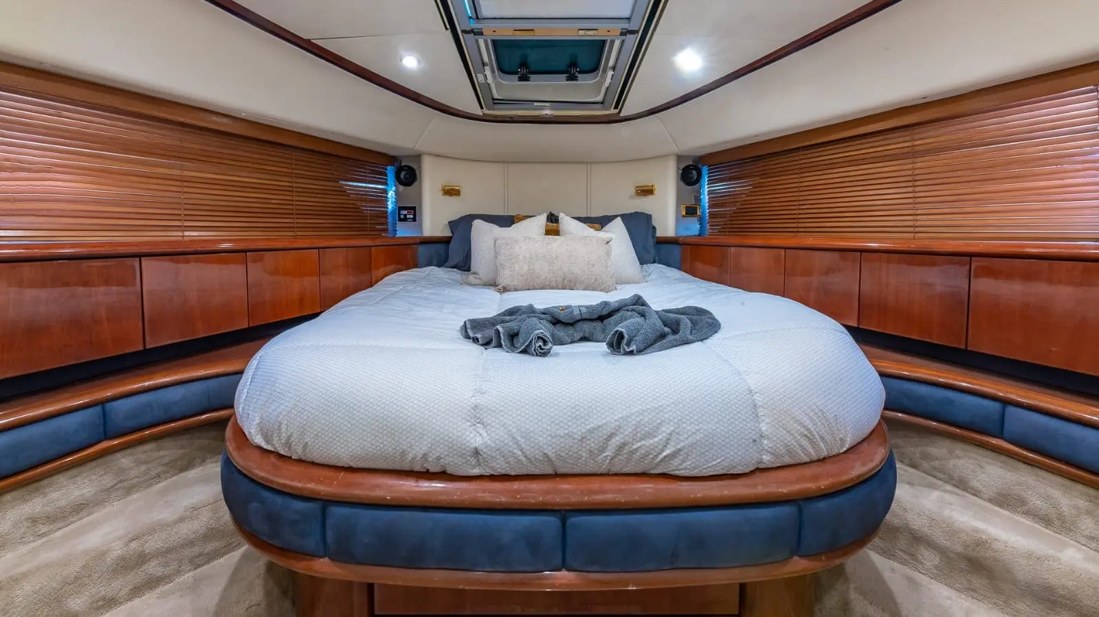 yacht cancun 12