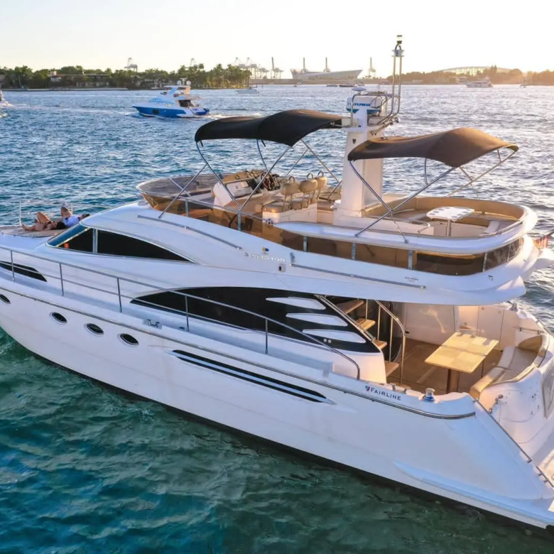 yacht cancun 18