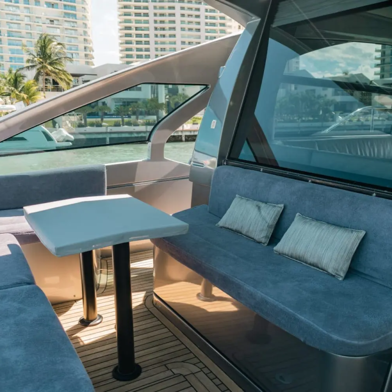 yacht rental cancun 2