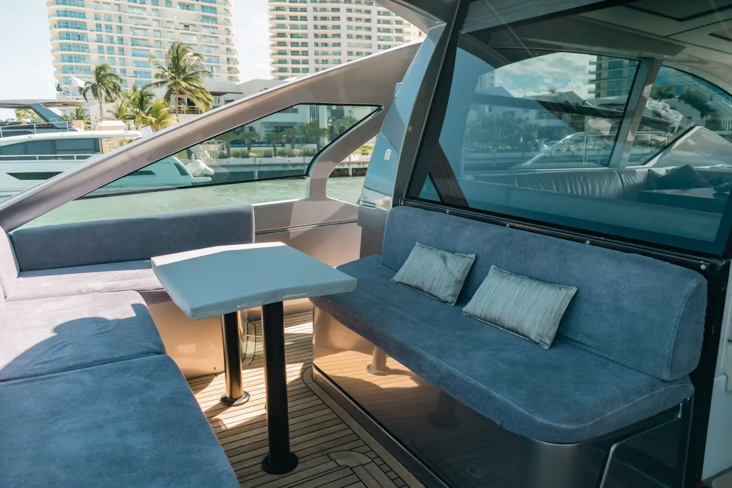 yacht rental cancun 2