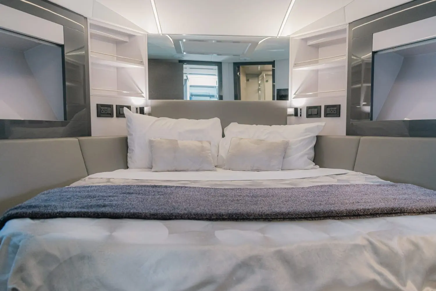 yacht rental cancun 8