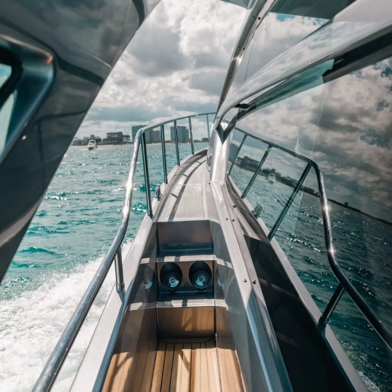yacht rental cancun 9