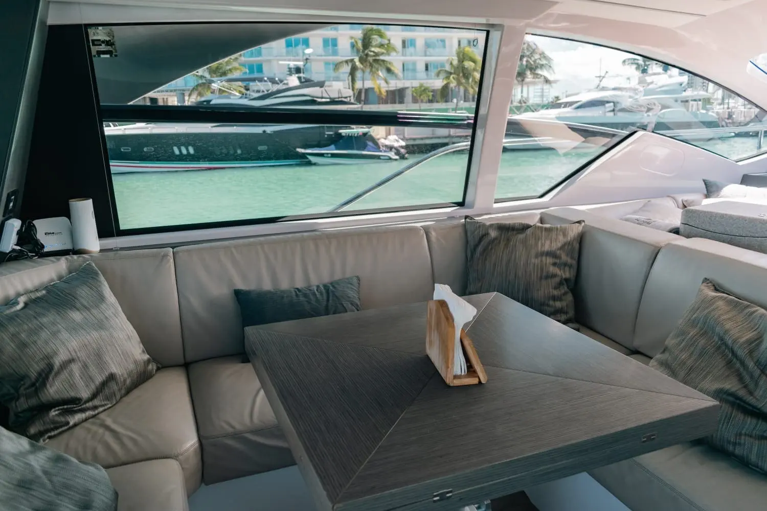 yacht rental cancun 11