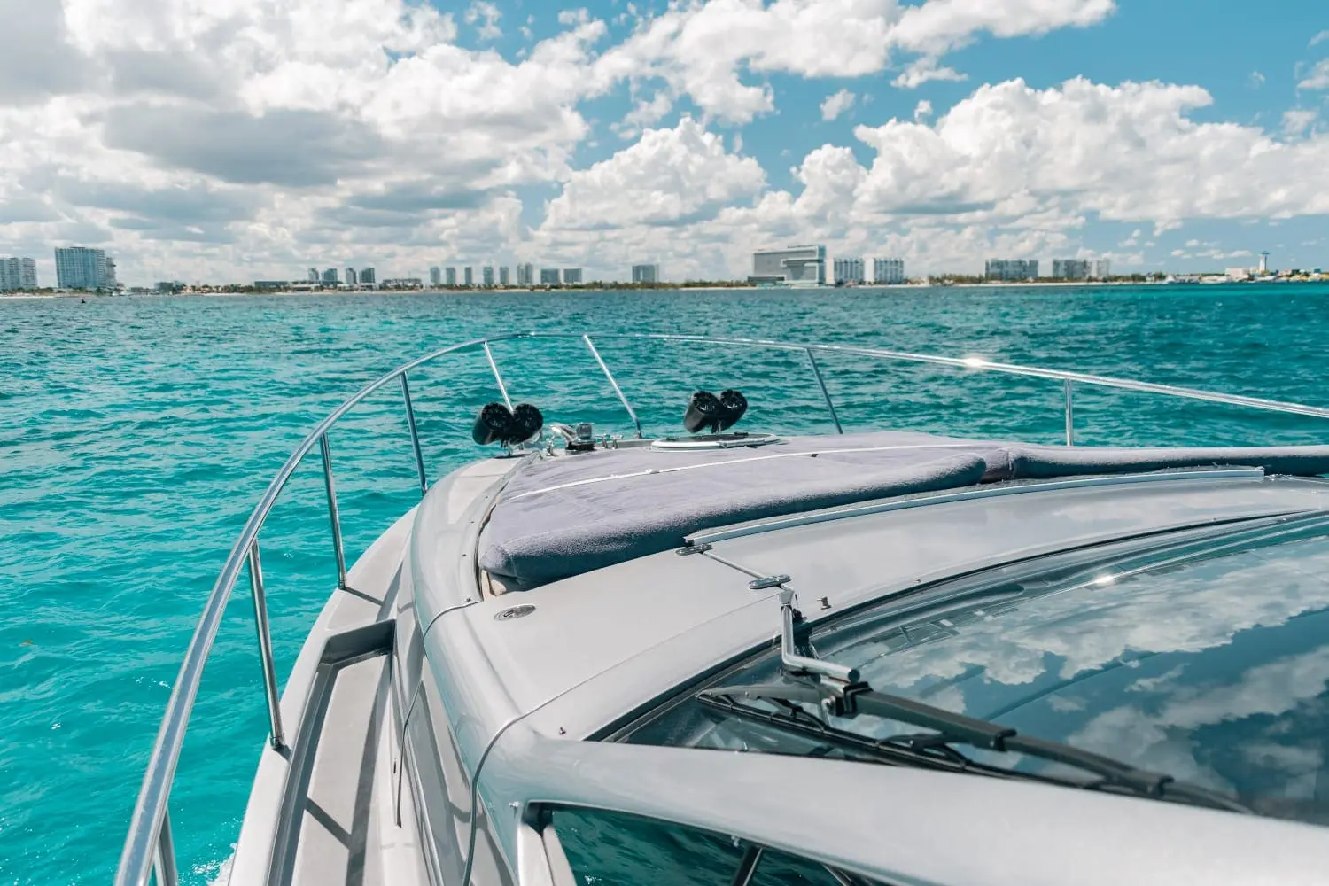 yacht rental cancun 13