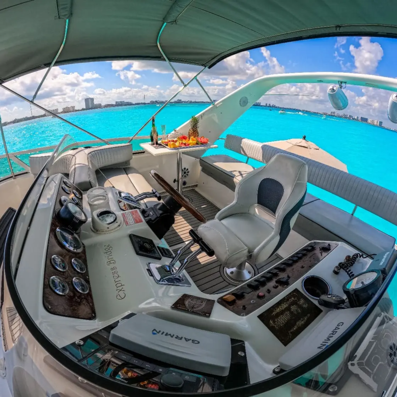 yacht club cancun 20