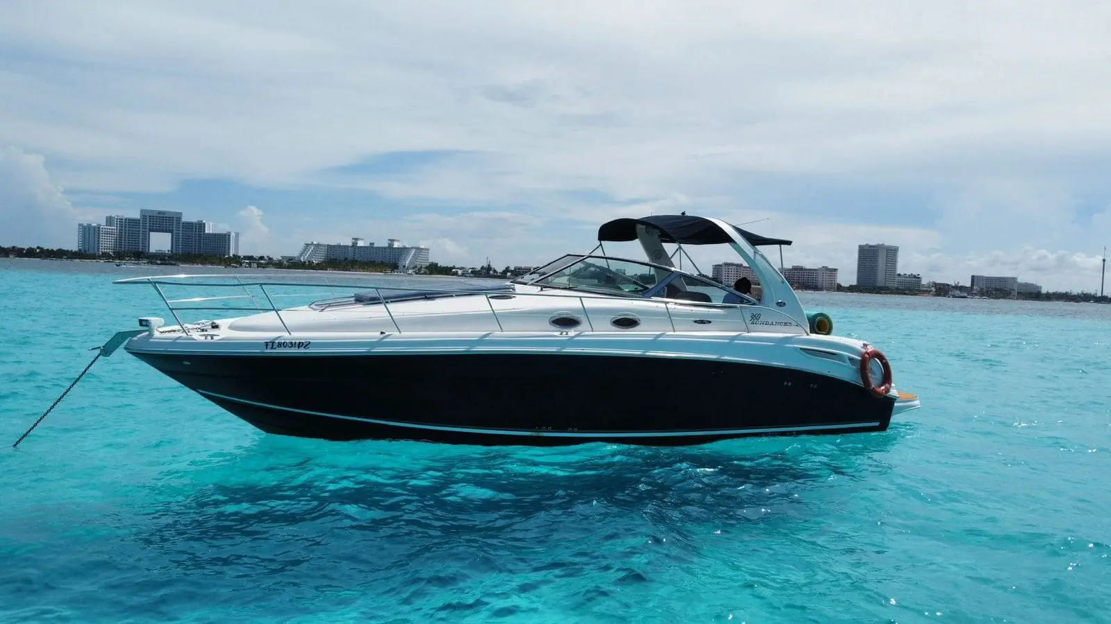 yacht charter in cancun 11
