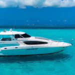 yacht cancun isla mujeres 1