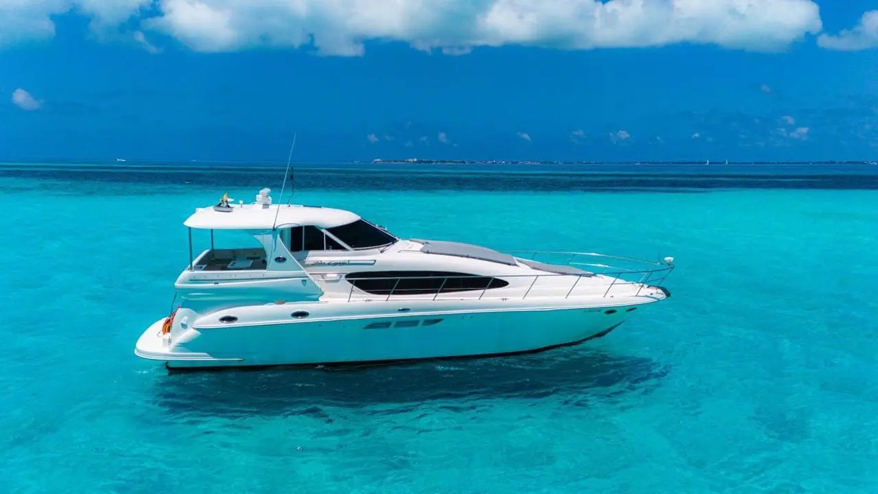 yacht cancun isla mujeres 1