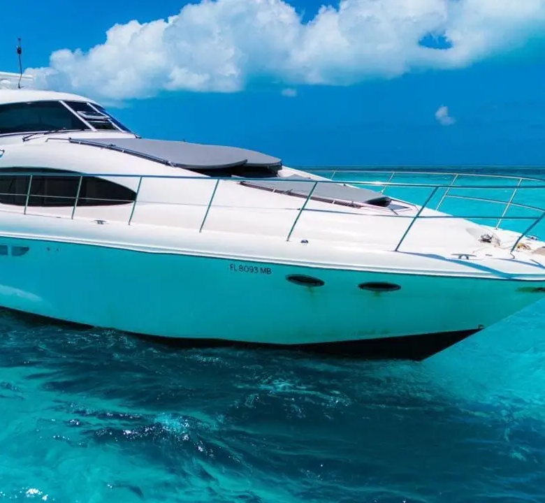 yacht cancun isla mujeres 4