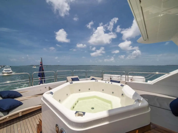 renta de yates de lujo en cancun 1