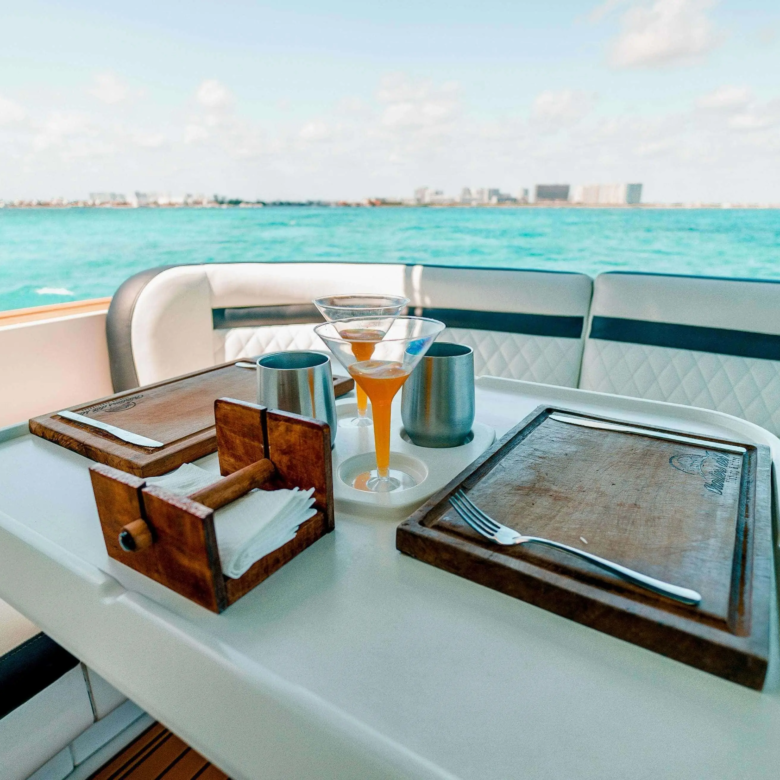 boat rentals cancun 11