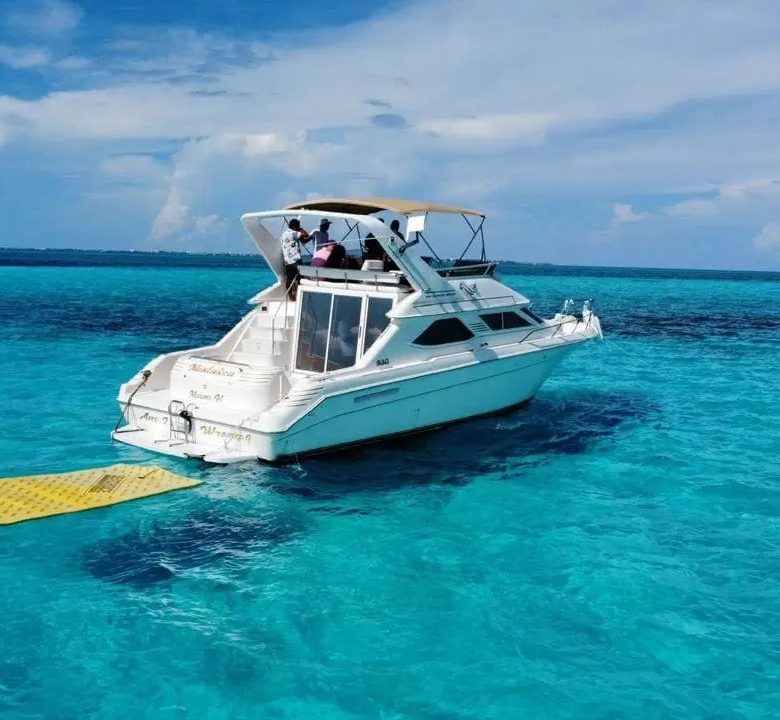 yacht tours in cancun 13