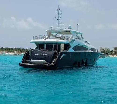 renta de yates de lujo en cancun 19
