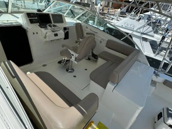 Fotografía de renta de barco para pesca en Los Cabos a bordo de Renta de Barco para Pesca en Los Cabos — El Diablo Albemarle - Vista 6