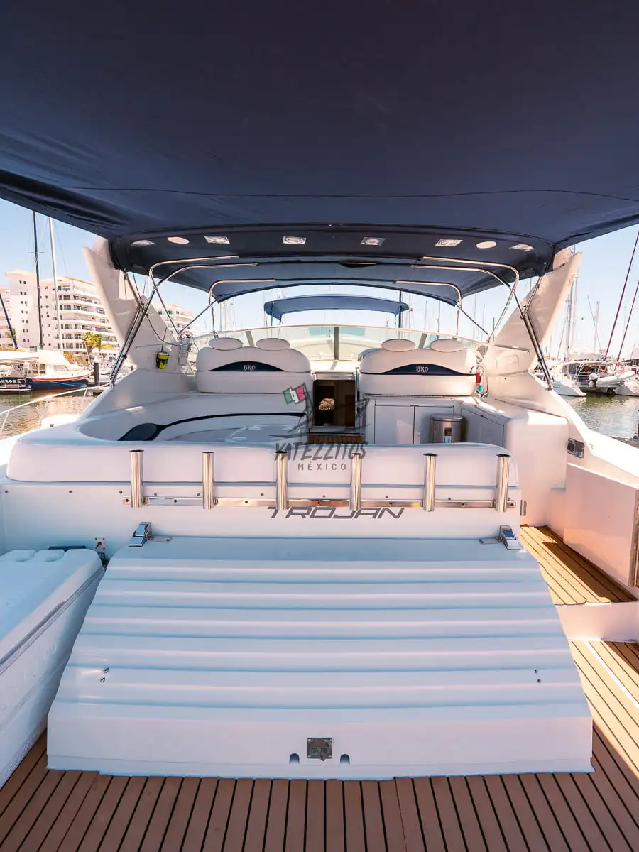 yachts in mazatlan rent 17