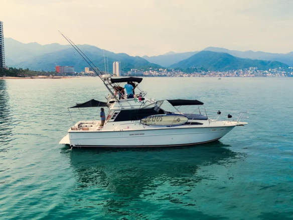 Renta de Barcos en Puerto Vallarta - Yate Aymar - Yatezzitos - 002