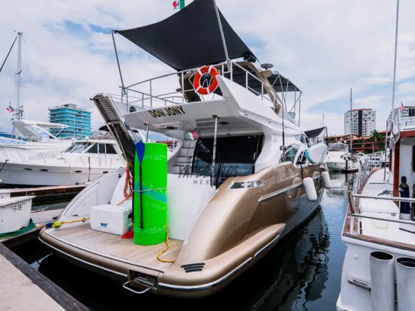 Yates en Vallarta - Don Jony Azimut 55ft - 004