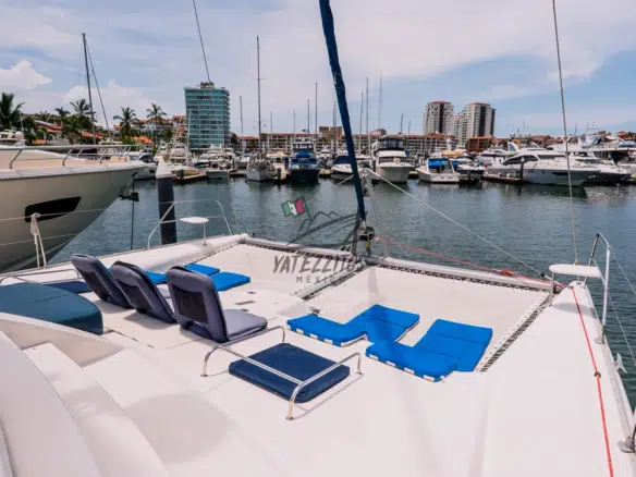 Catamaran Tour Puerto Vallarta – Michelle 48″ 0001